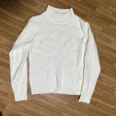 ホワイト タートルネックニット