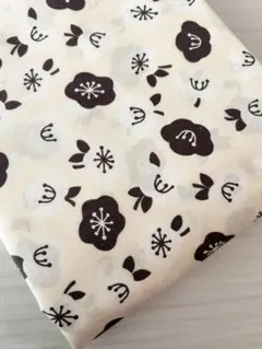 （現品限り）生地　椿柄　花柄　シーチング　3mカット