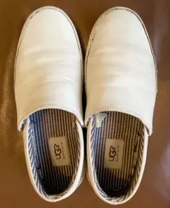 UGG 　アグ　ホワイト　 スリッポン　スニーカー