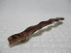 アクリル系の細く小さいウエーブ型　S色メタルバレッタ　ブラウン・ダークブラウン