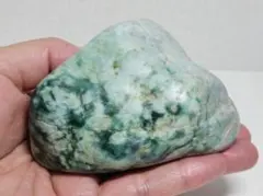 糸魚川産　　軟玉翡翠　ネフライト　希少　ビッグサイズ　6キロオーバー　良質　 糸魚川産 軟玉翡翠 ネフライト 希少ビッグサイズ 6Kg 良質 - メルカリ