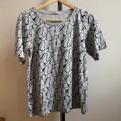 ミニーマウスのリボン柄　グレーの半袖Tシャツ グレー