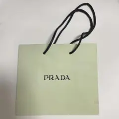 PRADA ショッパー　紙袋