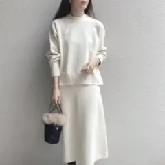 ユニクロ　アイボリー ニット スカートセットアップ