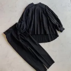 ルイ ルエ ブティック未使用級✨結婚式等セットアップS ブラック　プリーツ