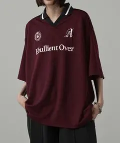 Ebullient Over Vネック Tシャツ