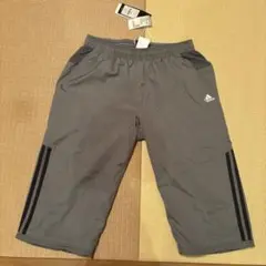 adidas ハーフパンツ　グレー 裏側メッシュ素材