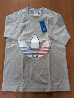 adidas グレー Tシャツ　XS 未使用