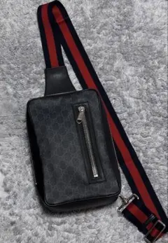 GUCCI GGスプリーム ボディバッグ ブラック - メルカリ