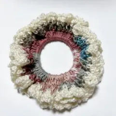 カラフルシュシュ（かぎ針編み）！ニットのヘアアクセサリー！ハンドメイド