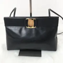 【美品】フェラガモ ヴァラリボン 2way ショルダーバッグ クラッチバッグのサムネイル