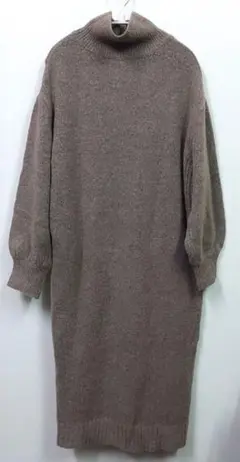 NICOLE Whiteニットワンピース