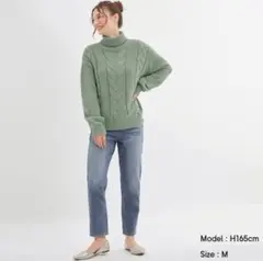 GU　ジーユー スリムテーパードアンクルジーンズ