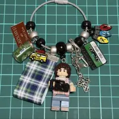 ストレンジャーシングス ダスティン ミニフィグとじゃらじゃら