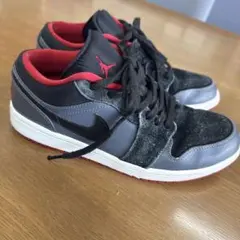 Nike Air Jordan 1 Low ブラックスエード/グレー/レッド