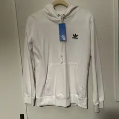 【新品　タグ付き】アディダスオリジナル　パーカー