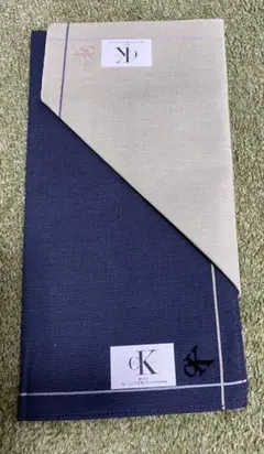 【新品未使用】Calvin Klein ネイビー&ベージュ　ハンカチ２枚