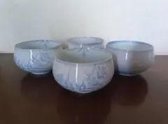 有田焼 雅峯窯　薄い青色の花模様 湯飲み 4個セット