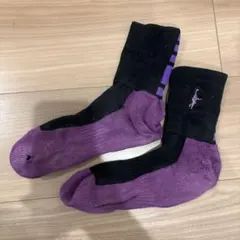 スポーツ用黒紫ソックス　バスケ インザペイント