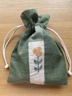 ＊15 刺繍巾着袋 ハンドメイドのサムネイル