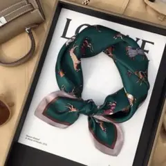 馬柄シルク風スカーフ サイズ；約70cm x 70cm 年末祭 開催中～
