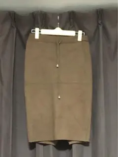 スカート2点　取り置き品◾️伸縮ありミモレ丈タイトスカート ベージュ レッド