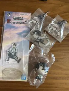 進撃の巨人一番くじ　リヴァイ　ちょこのっこ　アクスタ　つながるアクリルチャーム