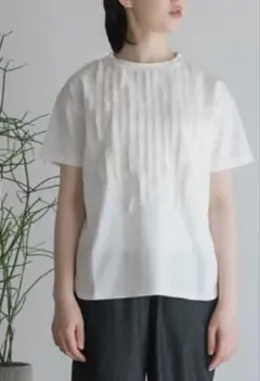 新品　リラシク / フロントフリルTシャツのサムネイル