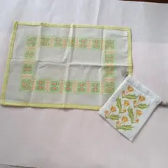 未使用◇ハンドメイド◇刺繍　ランチョンマット　ティークロス　巾着　2点