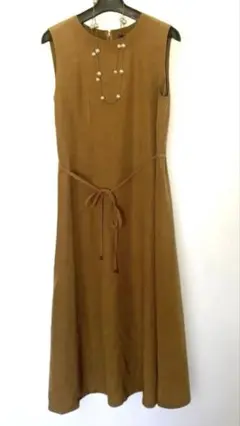 UNTITLED アンタイトル　ロングワンピース　ノースリーブ　マスタード　黄