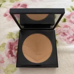 YSL オールアワーズ ハイパーフィニッシュ フェイスパウダー ファンデーションのサムネイル