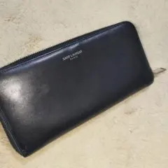 サンローラン マイクロスタッズ 長財布 ラウンドファスナー カサンドラ ブラック