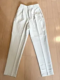新品✨GU GREEN ストレッチテーパードパンツ S