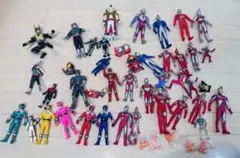 し*ろ様 【安心安全匿名発送】仮面ライダーウルトラマン等ソフビ、フィギュアまとめ
