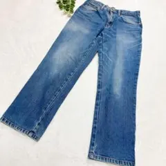 ストレートデニム　青系　Ｍ～細身Ｌ相当　シンプル