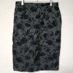 黒 薔薇柄 ストレートスカート L〜LL相当 立体柄 モード ゴシック系