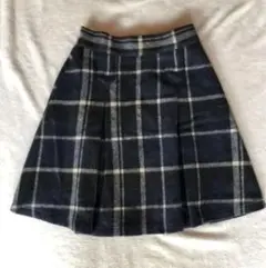 美品⭐︎マジェスティックレゴン チェック台形スカート　ネイビー　Ｍ