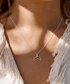 フィッシュテールネックレス　ホエールテール　ハワイアン　ラッキーアイテム