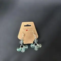 ハンドメイド ビーズ ピアス 青緑色　Ｐ－３６