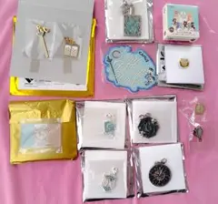 少女時代　テヨン　ショーケース　ピンバッジコンプセット 少女時代 テヨン ショーケース ピンバッジコンプセット - メルカリ