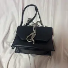 ブラックショルダーバッグ フラップ式