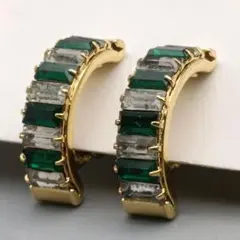 未使用保管品　エレガントなエメラルドグリーンストーン イヤリング 〜輝きのアーチ