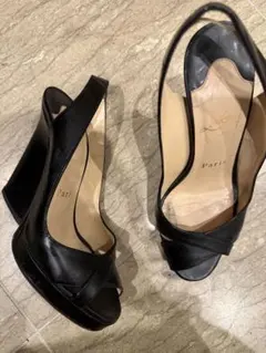 ルブタン　オープントゥ 黒 レザー ハイヒール　35