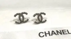 CHANEL シルバー ロゴ ピアス　ノベルティ　ノベルティチャーム