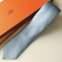 【良品】 HERMES ネクタイ 紋章柄 ライトブルーのサムネイル