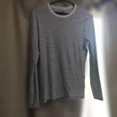 ユニクロストライプ柄 長袖Tシャツ 白と黒