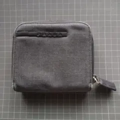 PRADA 二つ折り財布 グレー