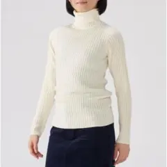 無印良品　新品　洗えるタートルネックニット オフホワイト　アイボリー系