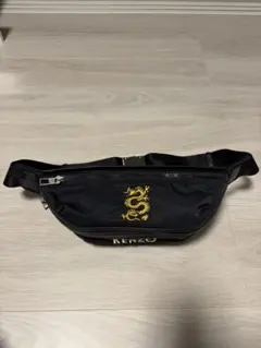 KENZOブラック ウエストポーチ 新品未使用品 中古・古着通販】KENZO (ケンゾー) ロゴ ボディバッグ ウエストポーチ