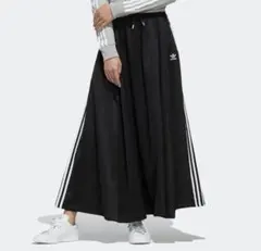 【adidas】ロングサテンスカートのサムネイル